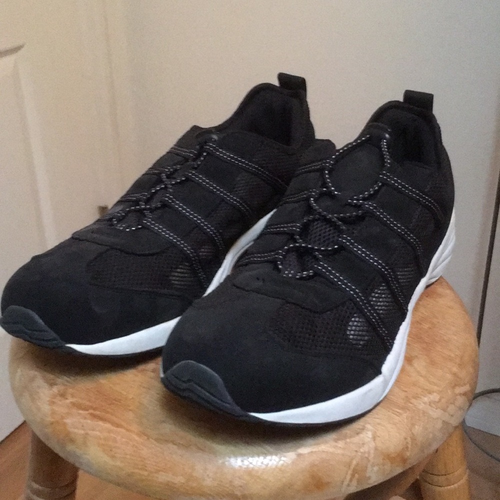 Men’s Beach Shoes